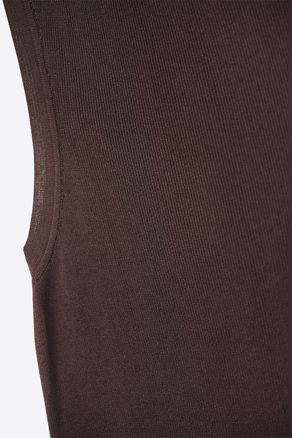 Top sin mangas de canalé marrón