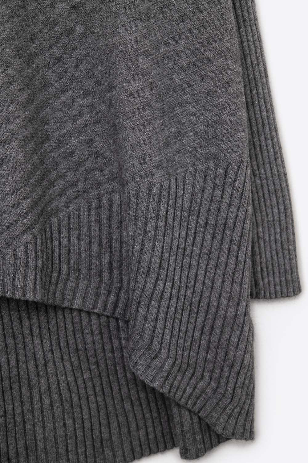 Túnica de punto acanalado asimétrico gris