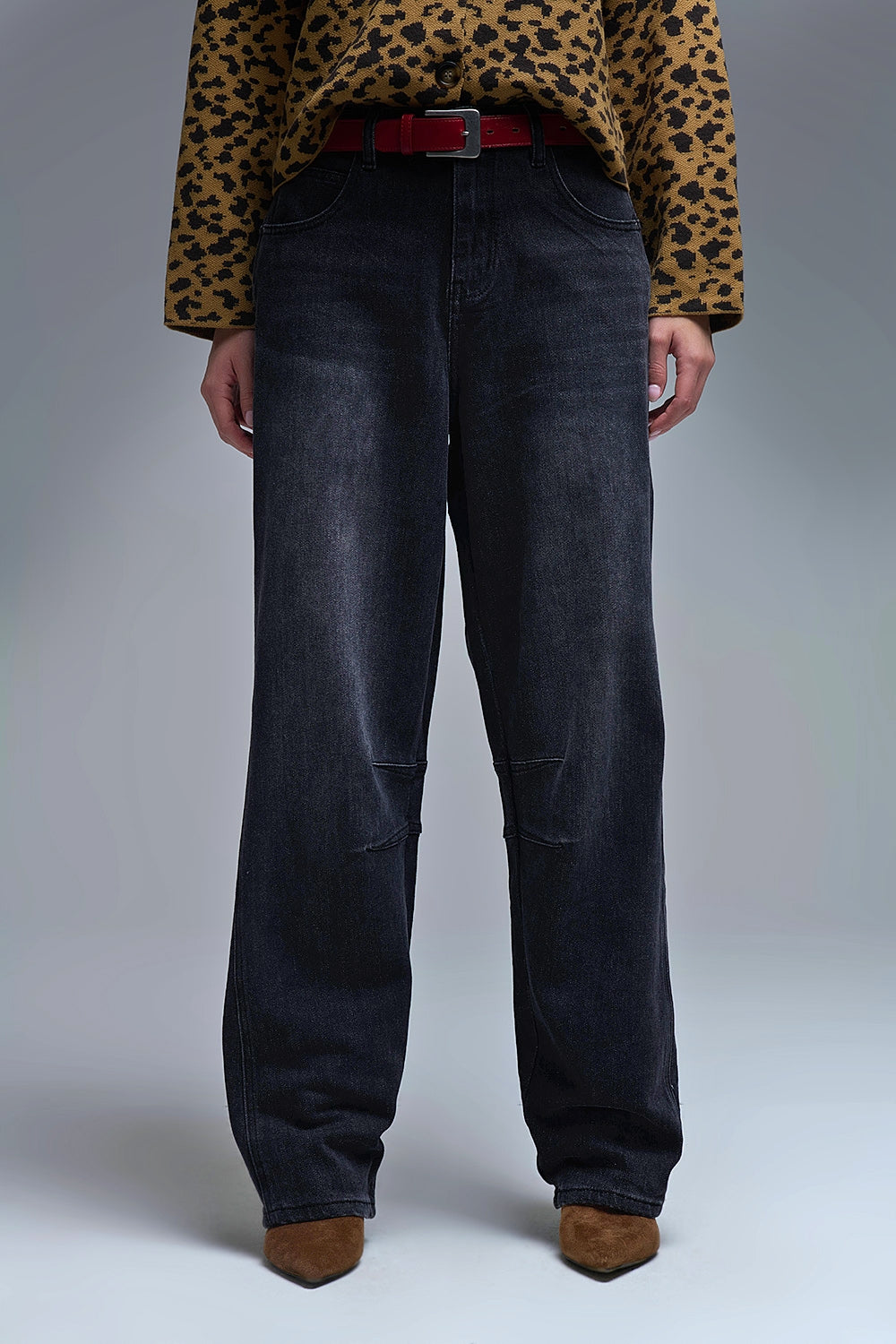 Q2 Vaqueros Barrel de Denim Negro Lavado