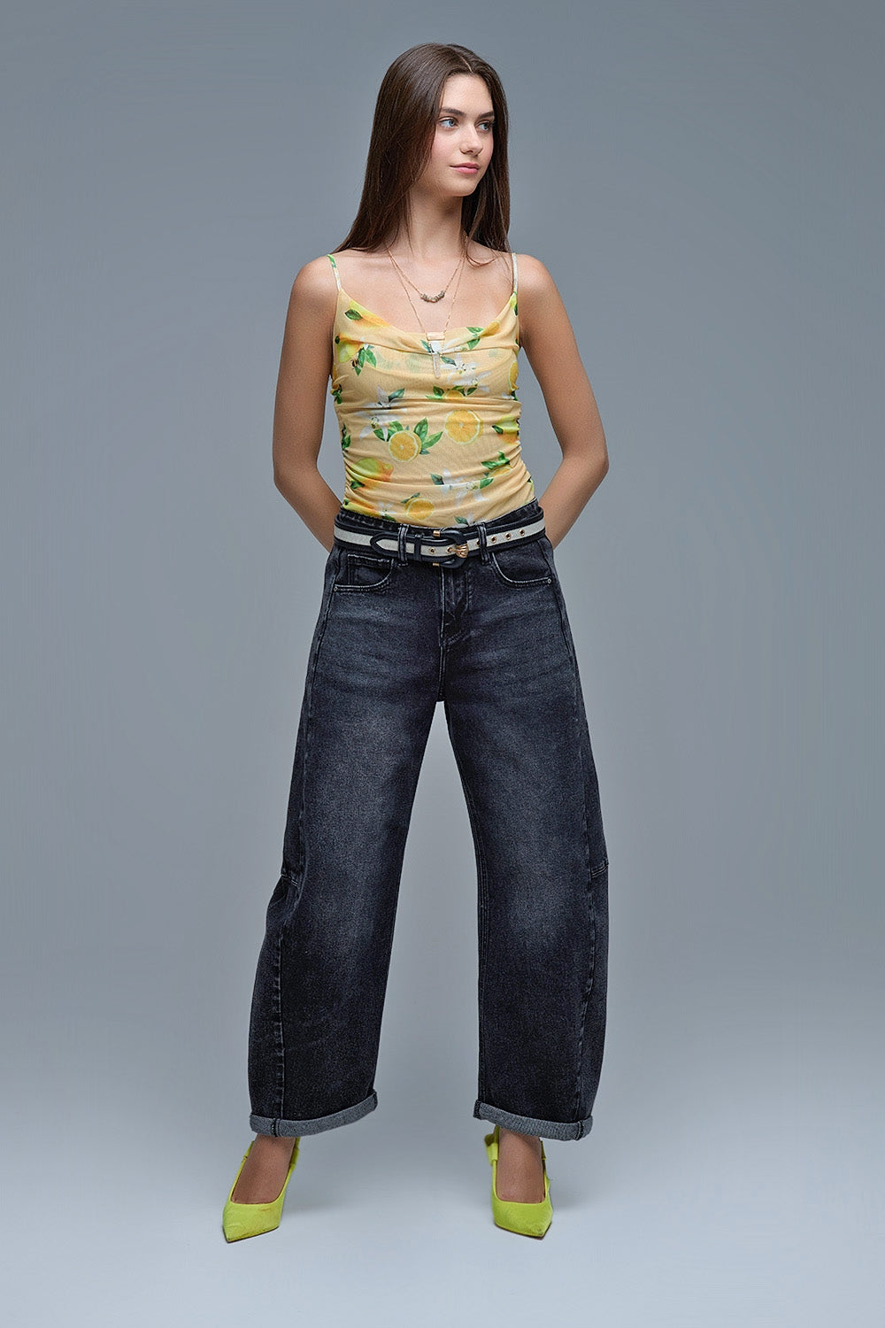 Vaqueros Barrel Negros Lavados Con Detalle De Costura