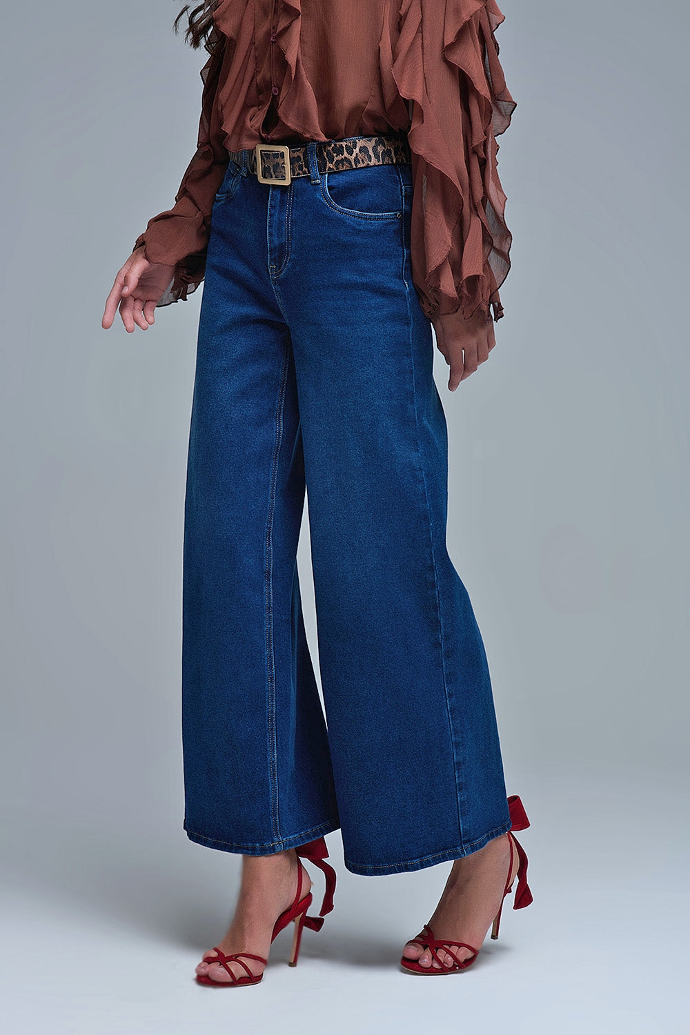Vaqueros Basic Stretch con pernera ancha en azul oscuro
