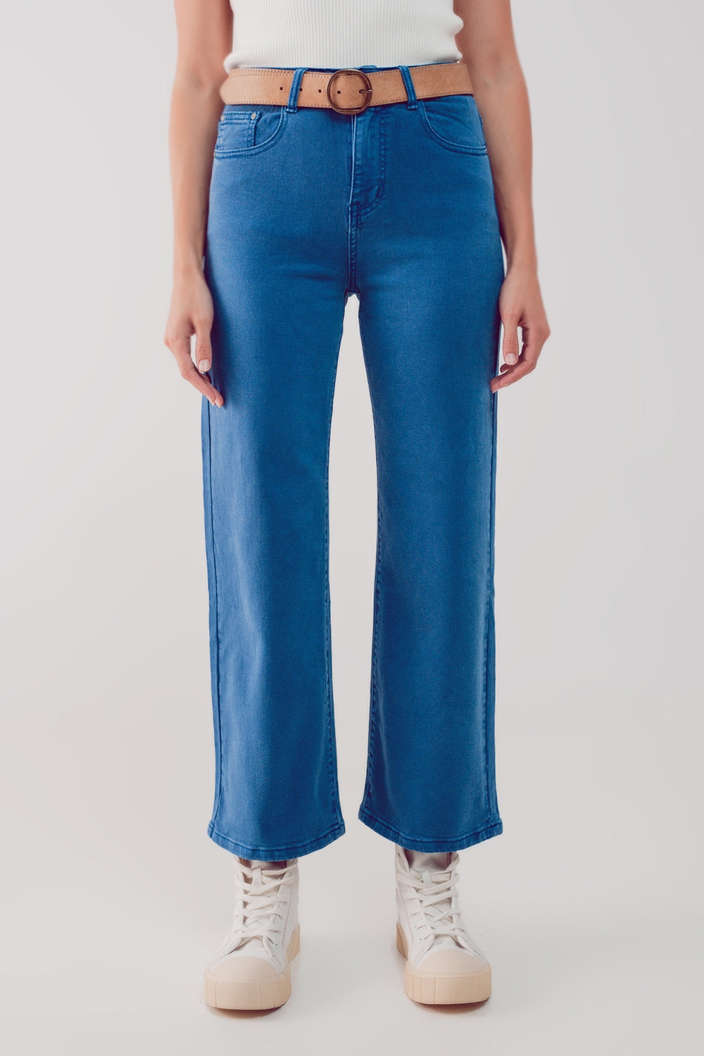 Vaqueros capri color azul de pernera ancha