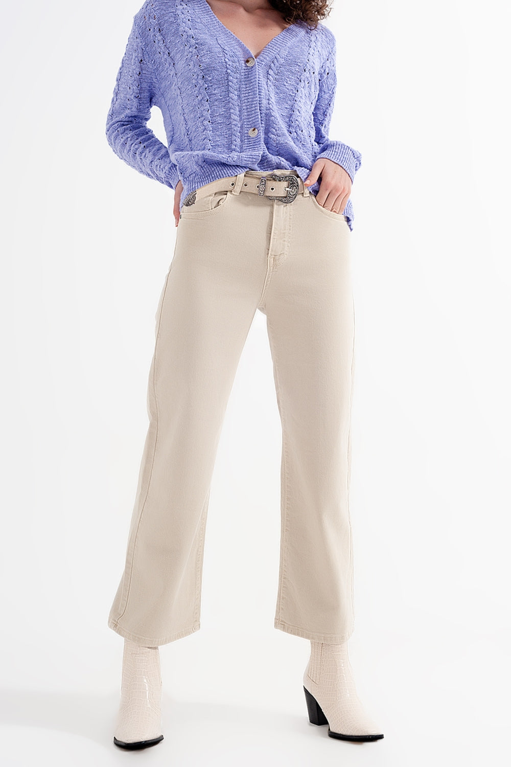 Vaqueros capri color beige de pernera ancha