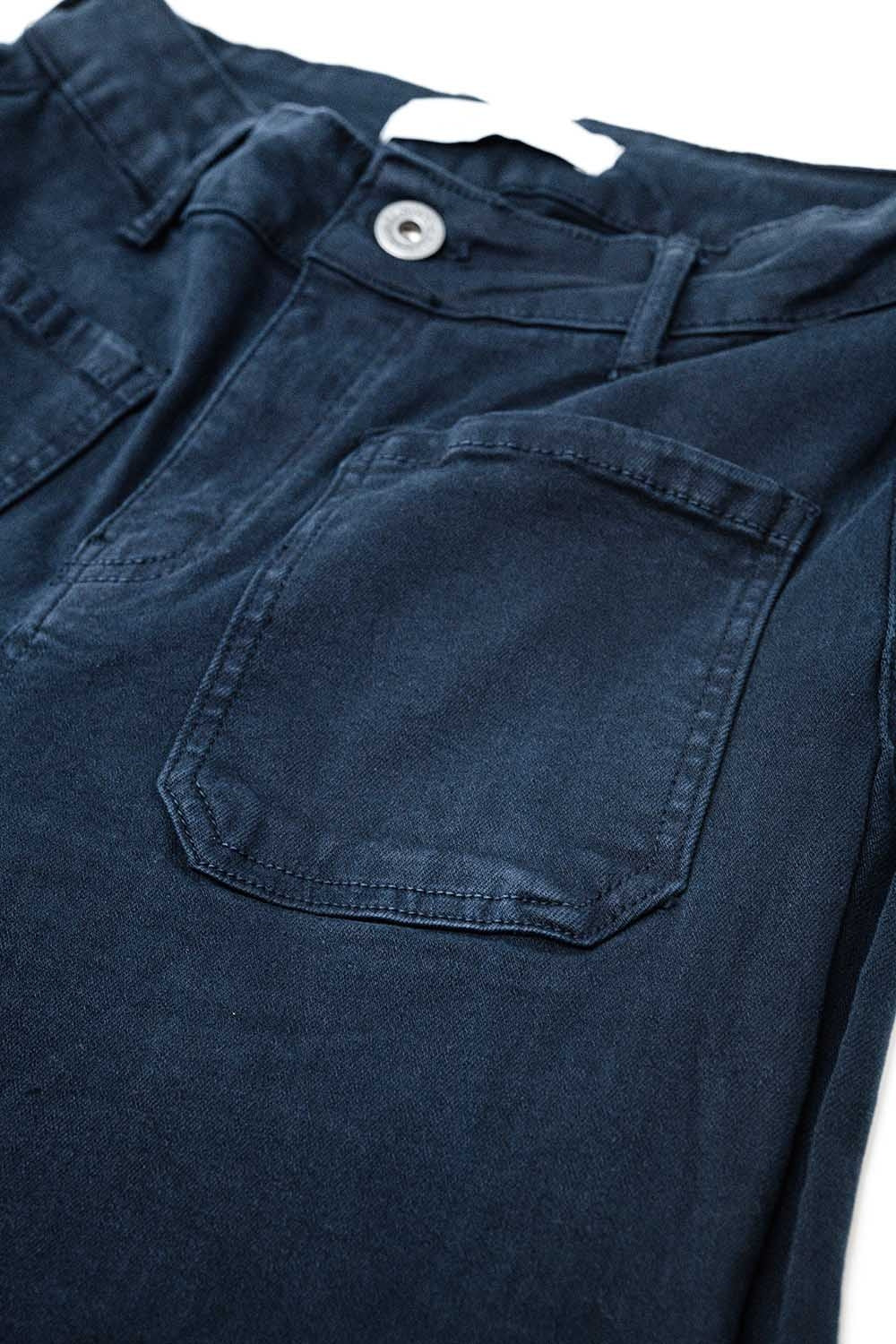 Vaqueros de pata ancha y tiro alto en azul marino oscuro