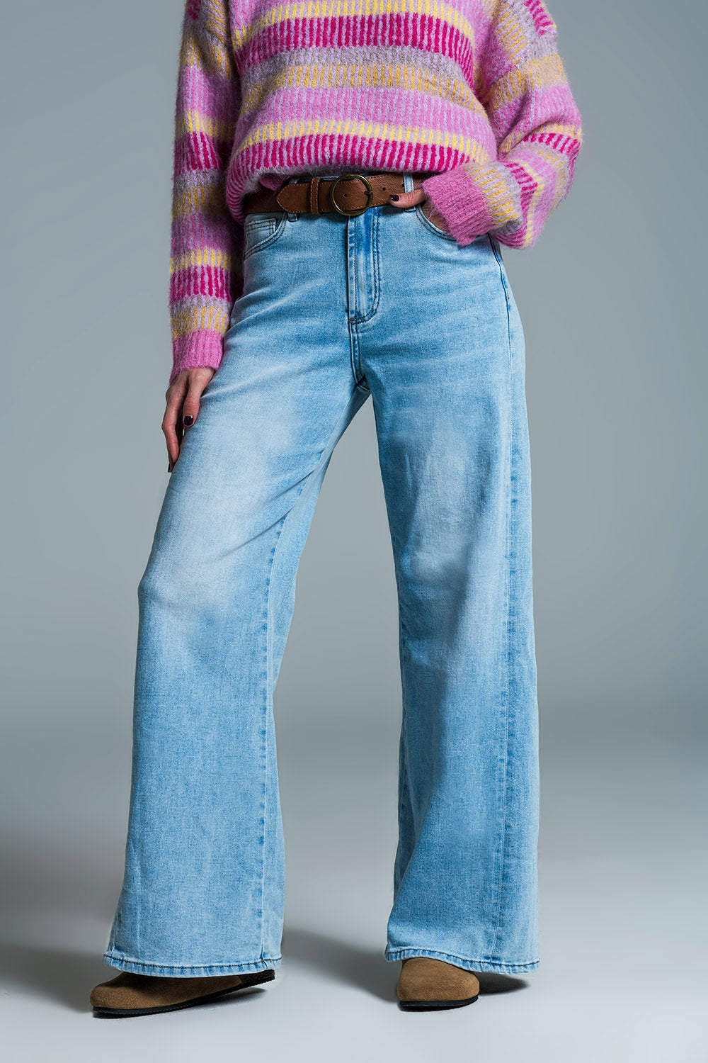 Vaqueros de pierna ancha estilo Mom en lavado claro