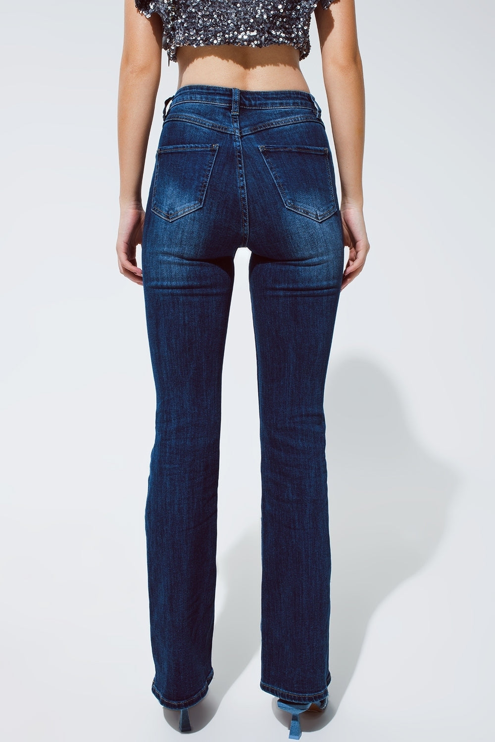 Vaqueros Flare en azul oscuro