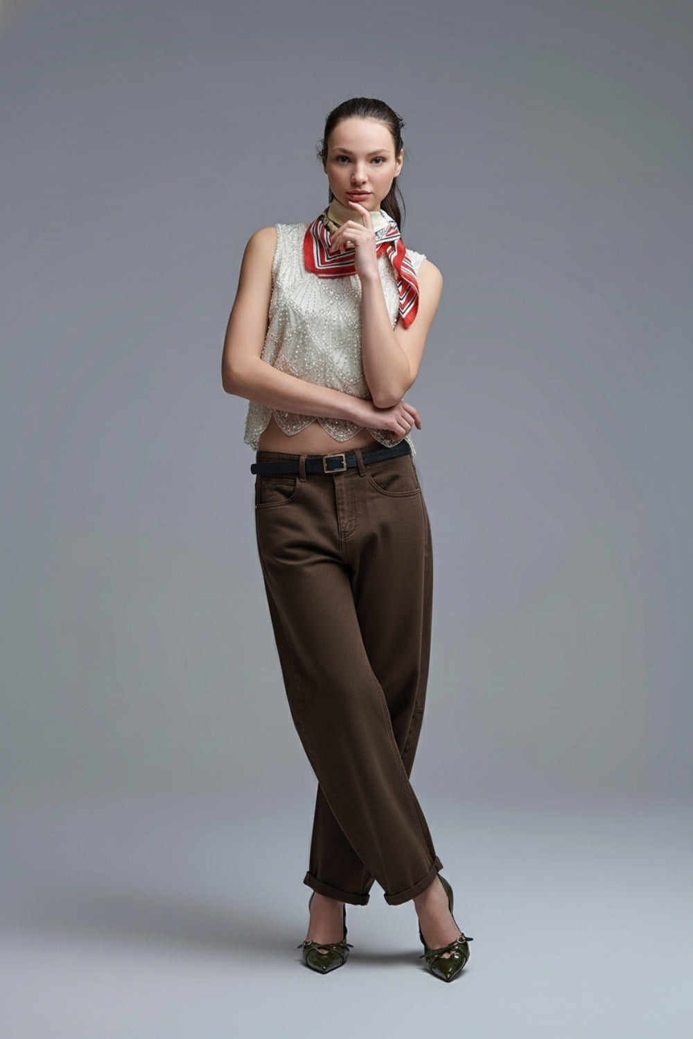 Vaqueros globo Barrel marrones con bolsillos de moda