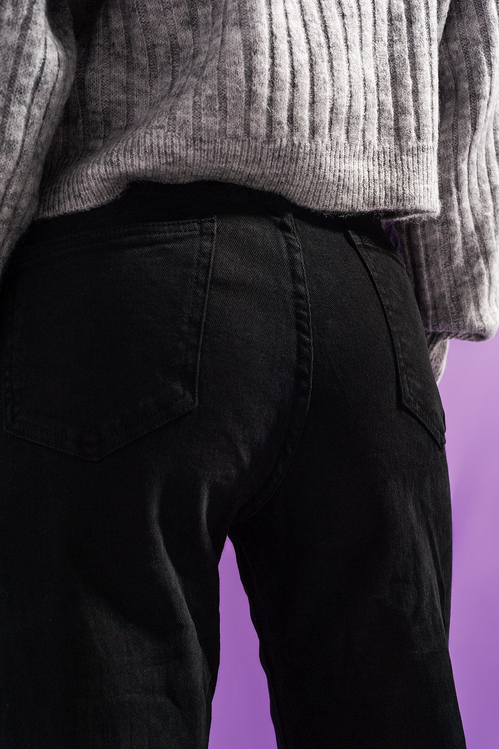 Vaqueros negros lavados de corte holgado y pernera recta