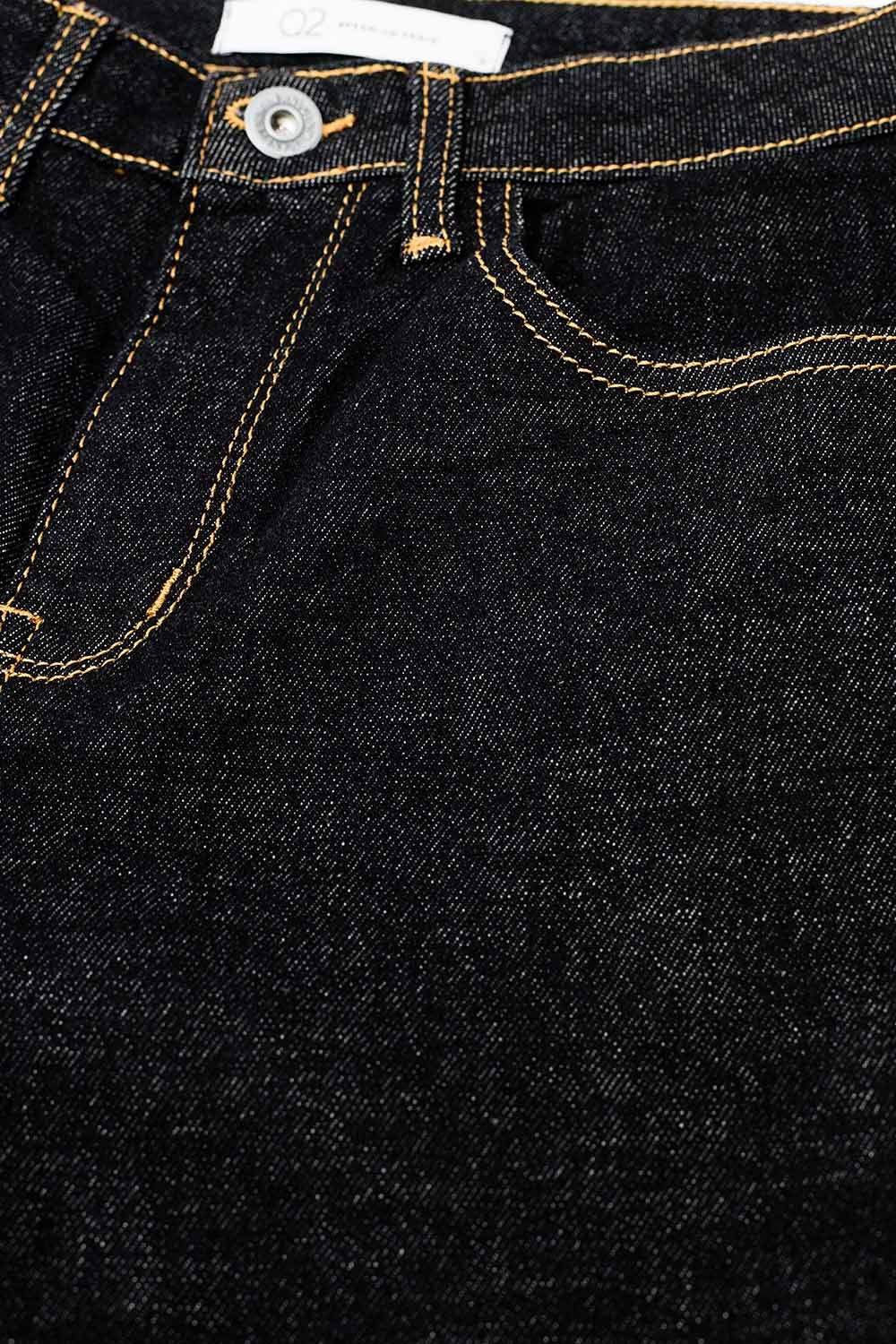 Vaqueros pitillo con costuras de contraste