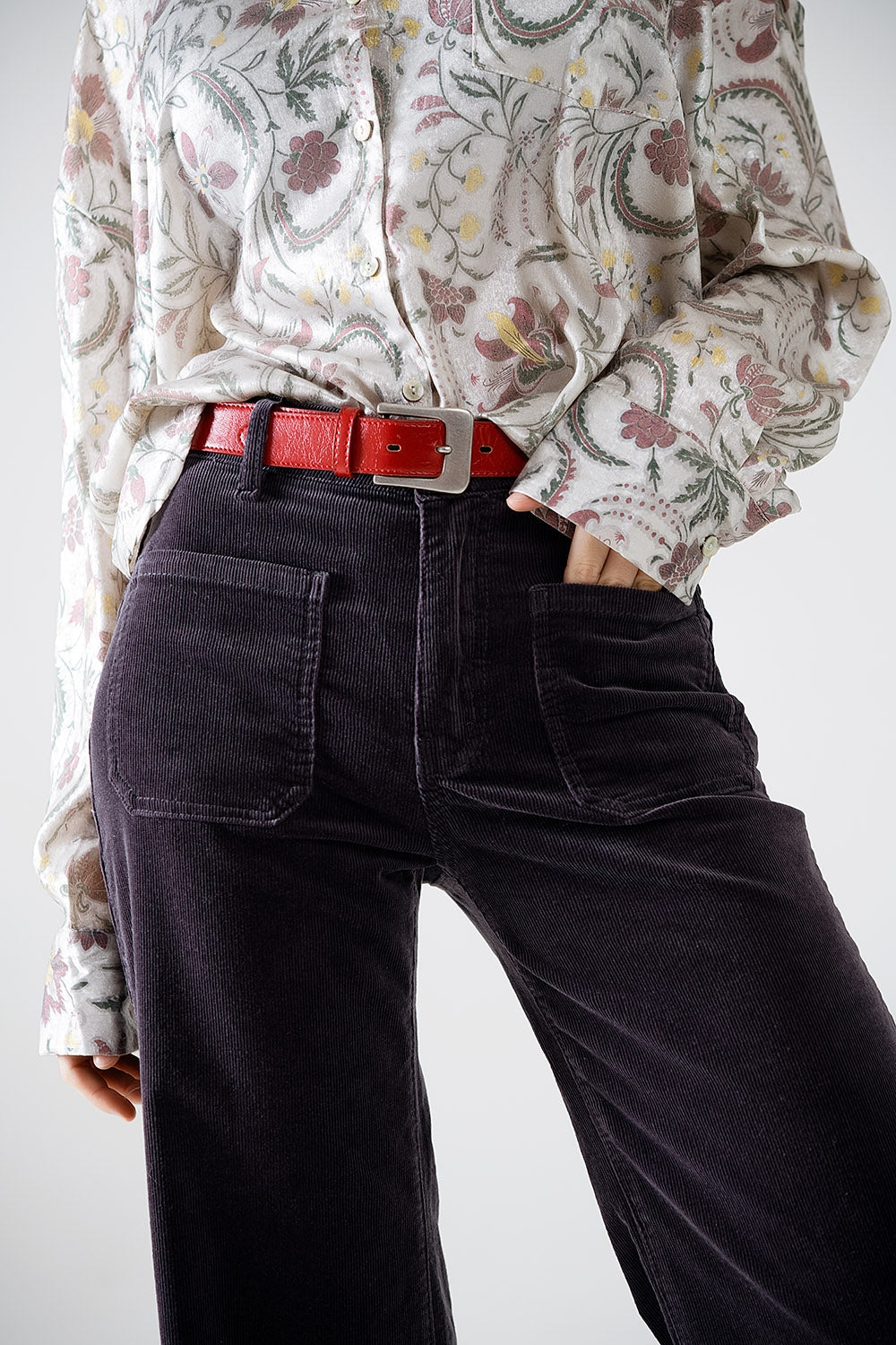 Vaqueros rectos de pana negros con bolsillos