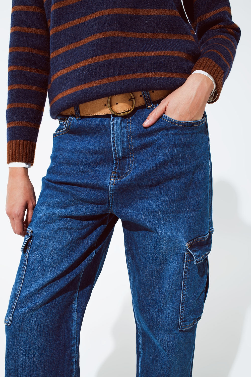 Vaqueros rectos estilo cargo en lavado medio