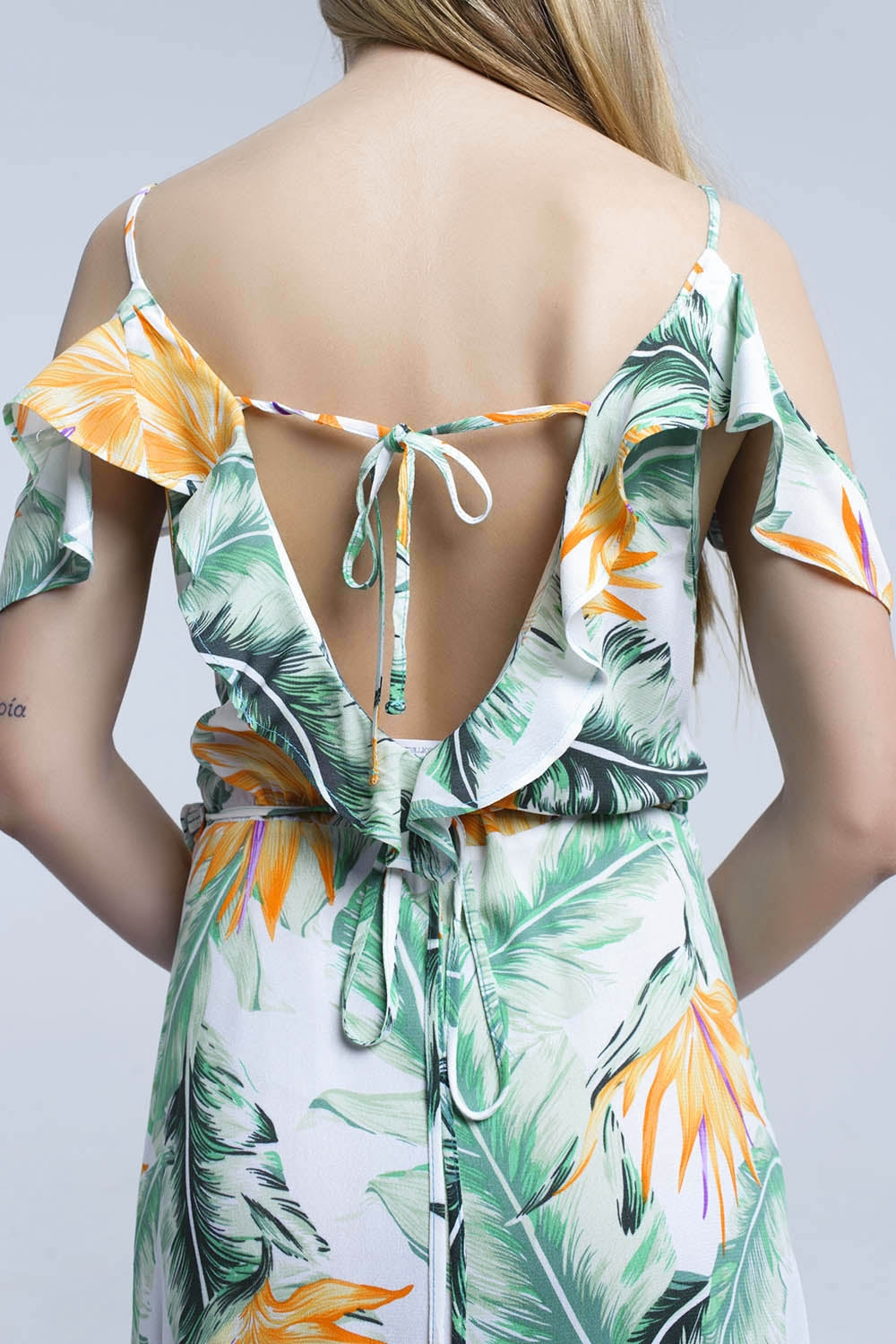 Vestido blanco midi en hojas tropicales