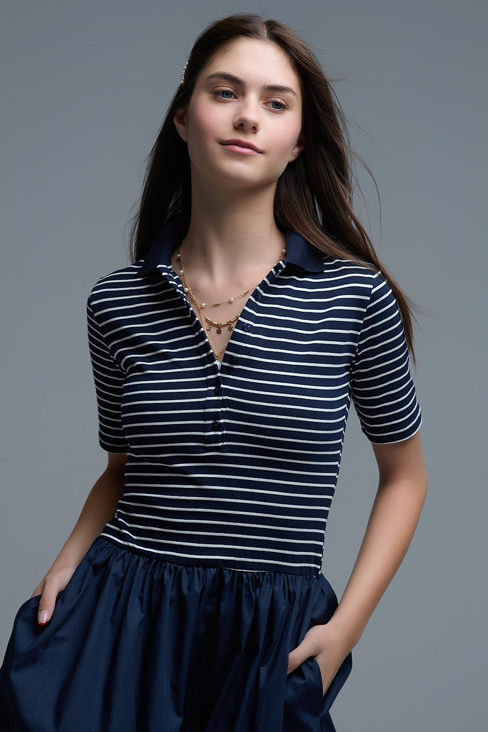 Vestido con top de rayas de polo y falda midi de popelín en azul marino