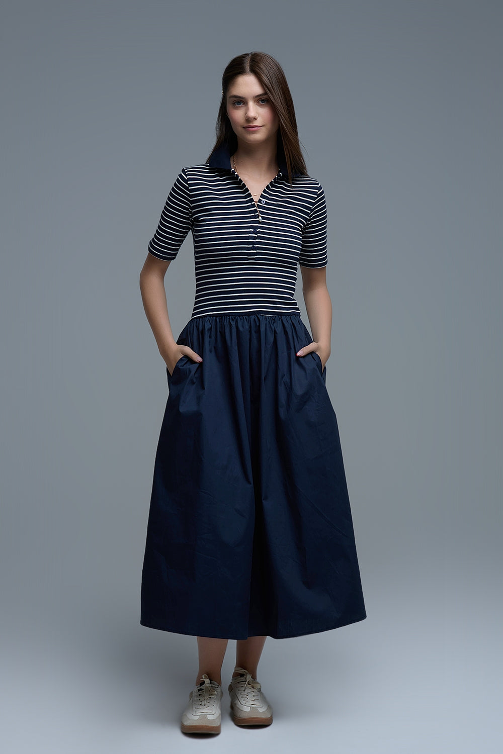 Vestido con top de rayas de polo y falda midi de popelín en azul marino