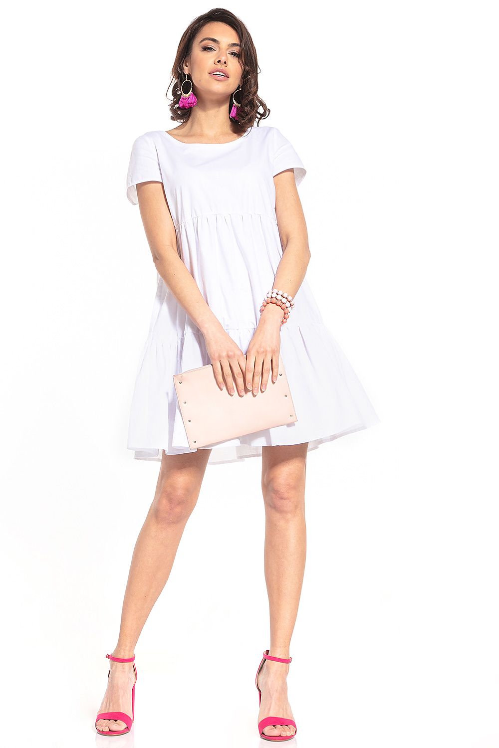 Vestido corto con vuelo en color blanco – vista frontal
