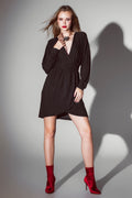 Q2 Vestido de glitter corto con escote pronunciado en negro