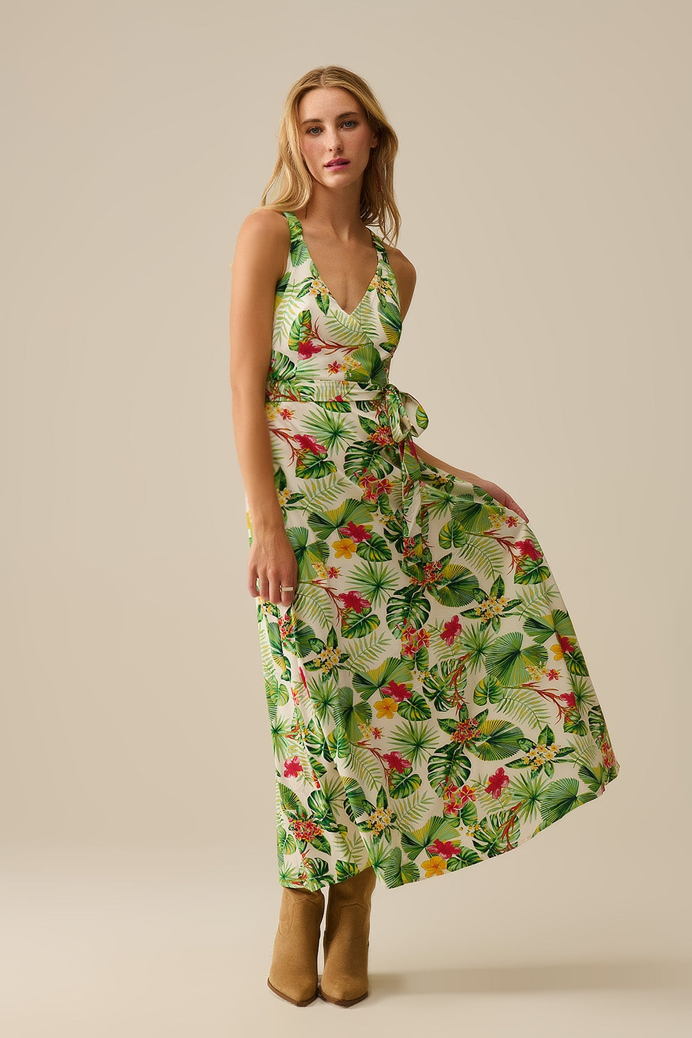 Vestido largo blanco con estampado tropical