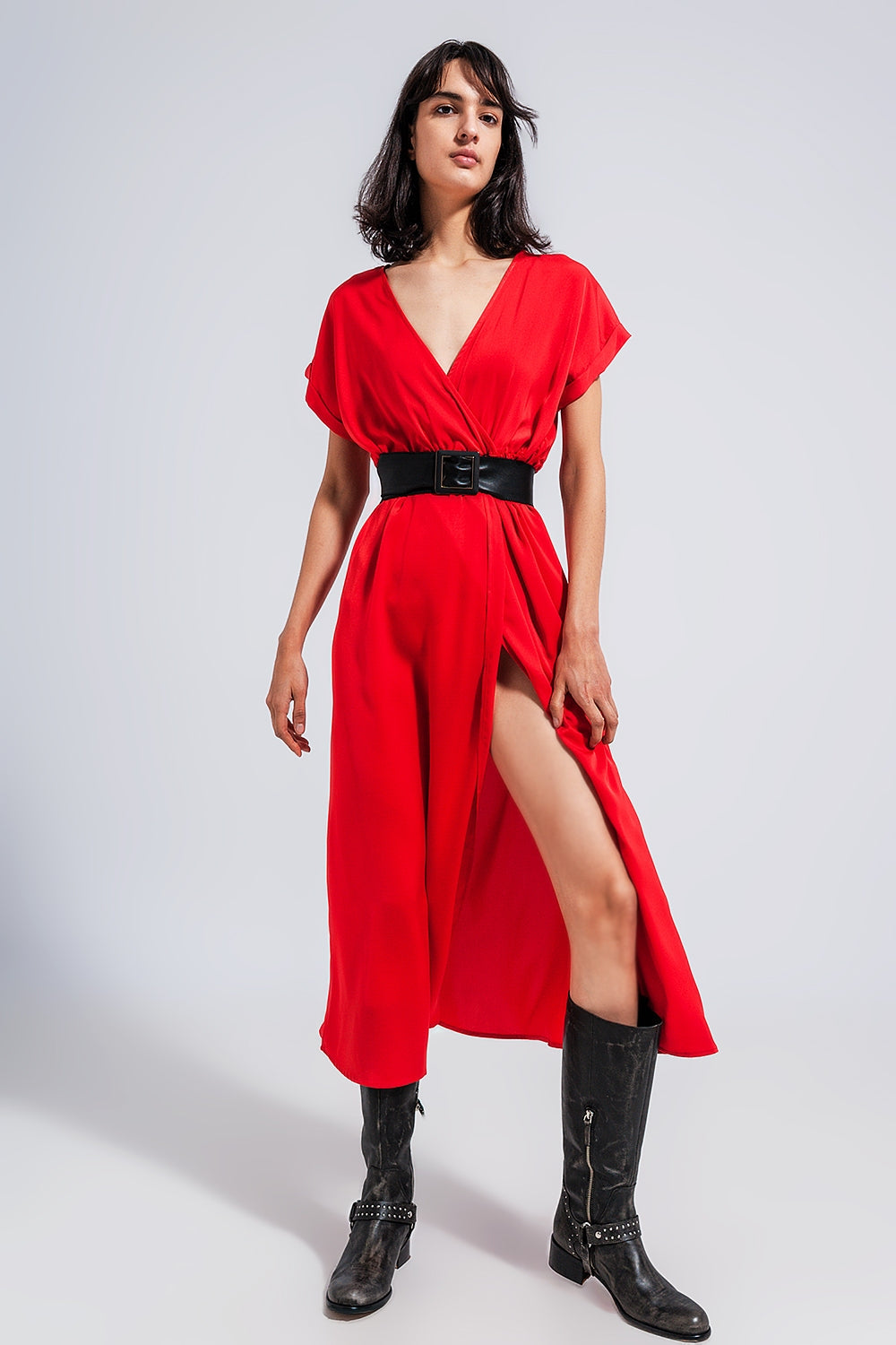 Vestido largo color rojo de manga corta en satén