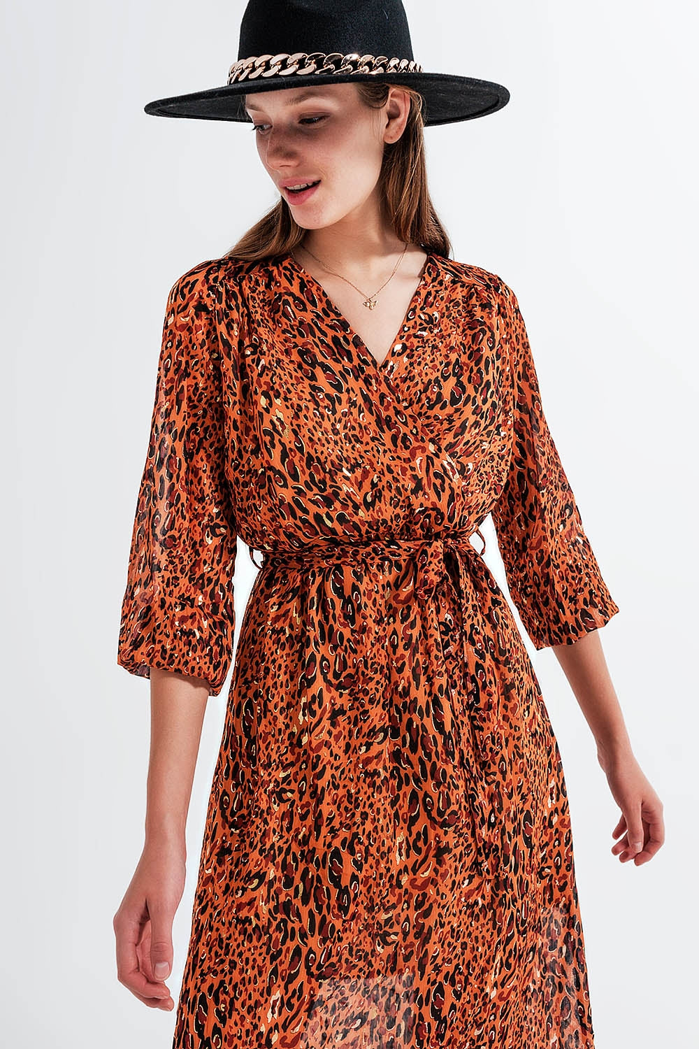 Vestido largo cruzado con estampado animal