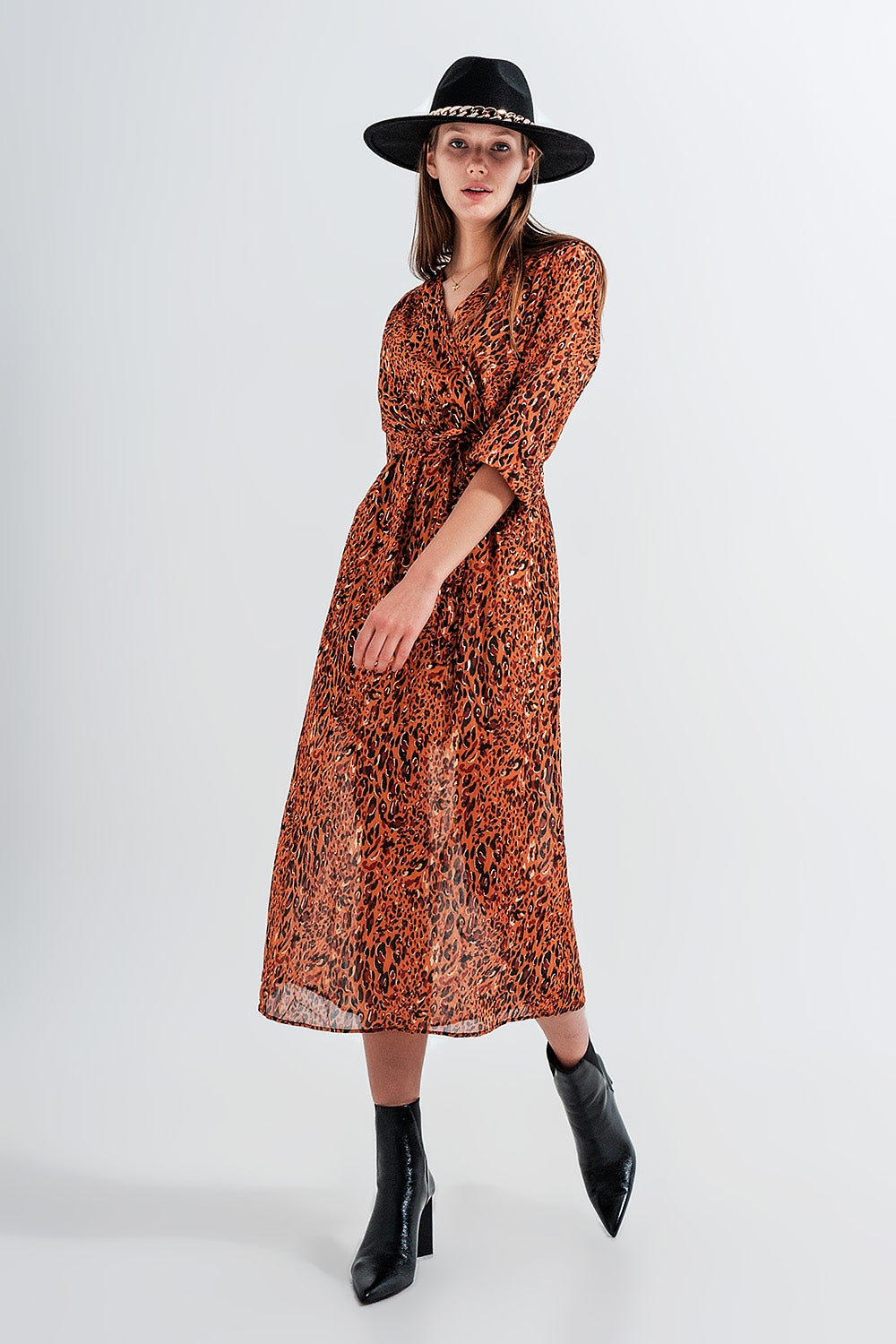 Vestido largo cruzado con estampado animal