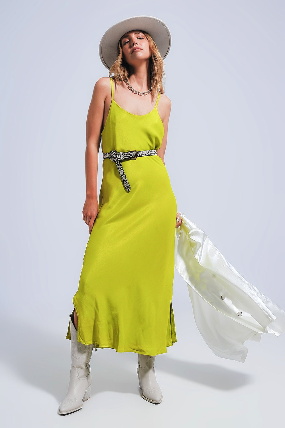 Vestido lencero midi verde de tirantes finos de satén