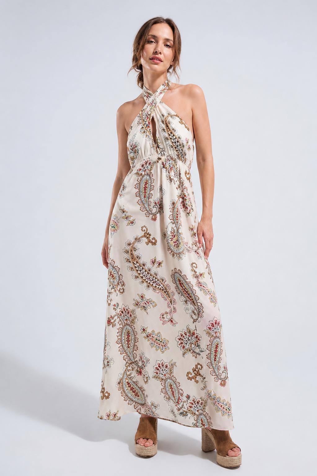 Vestido maxi con estampado de cachemir y cuello halter