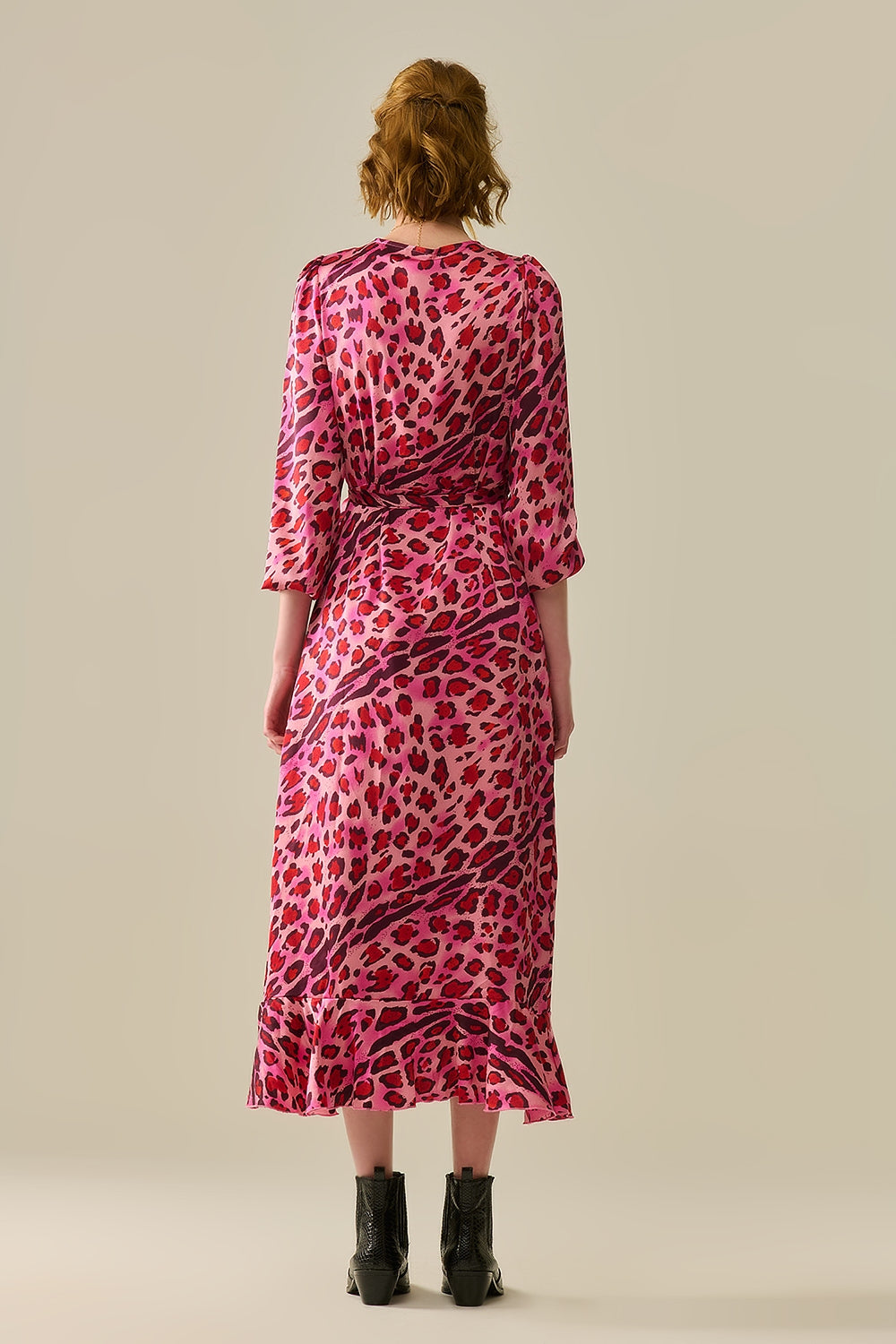 Vestido Maxi Cruzado en Satén con Estampado de Leopardo Fucsia