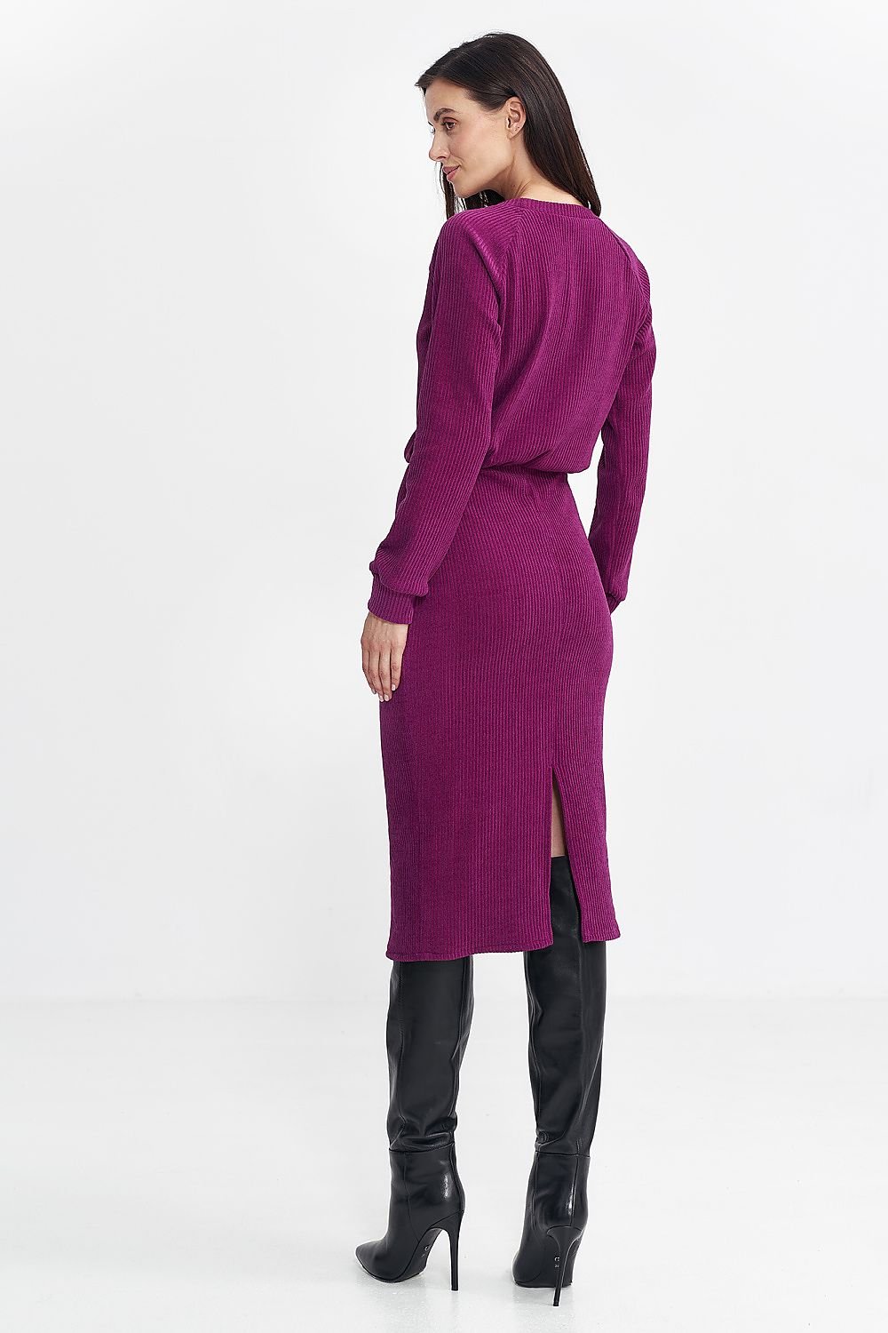 Vestido midi morado de punto con abertura trasera