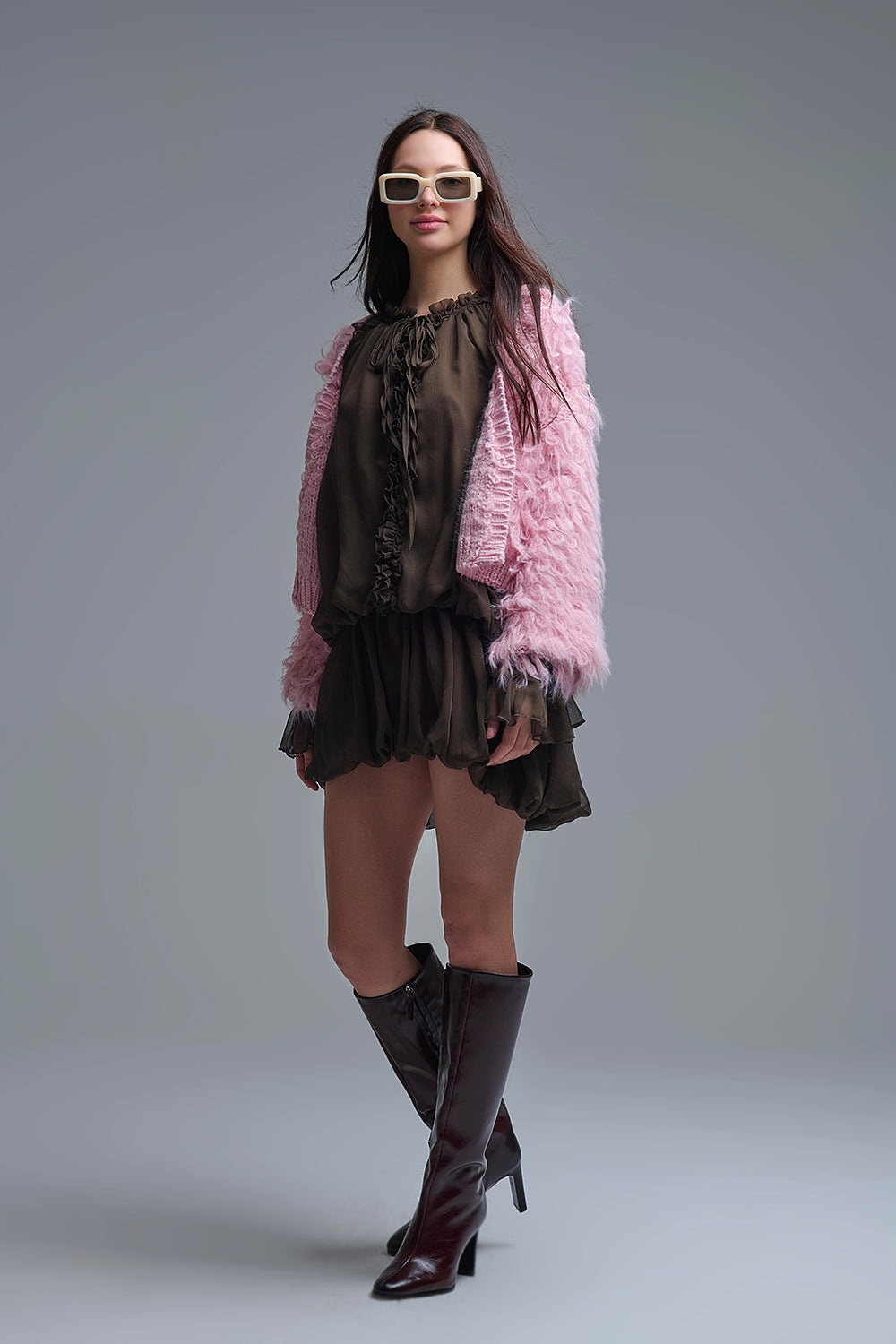 Vestido romántico de gasa marrón con cintura caída