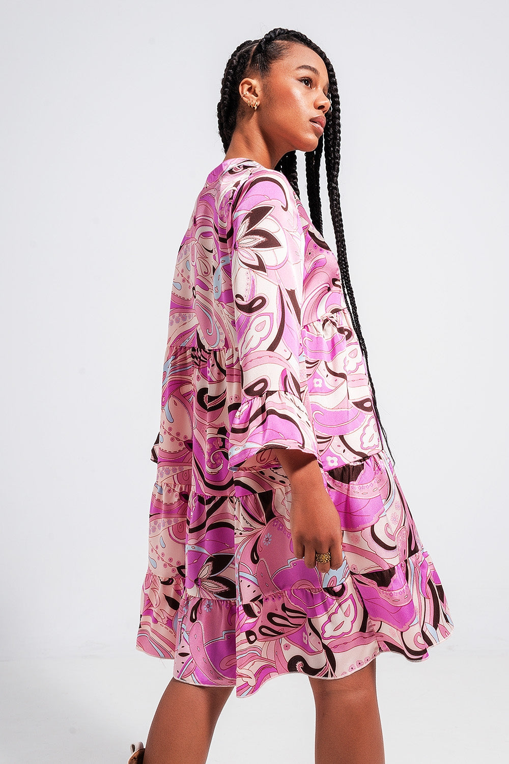 Vestido rosa de corte amplio con mangas tres cuartos