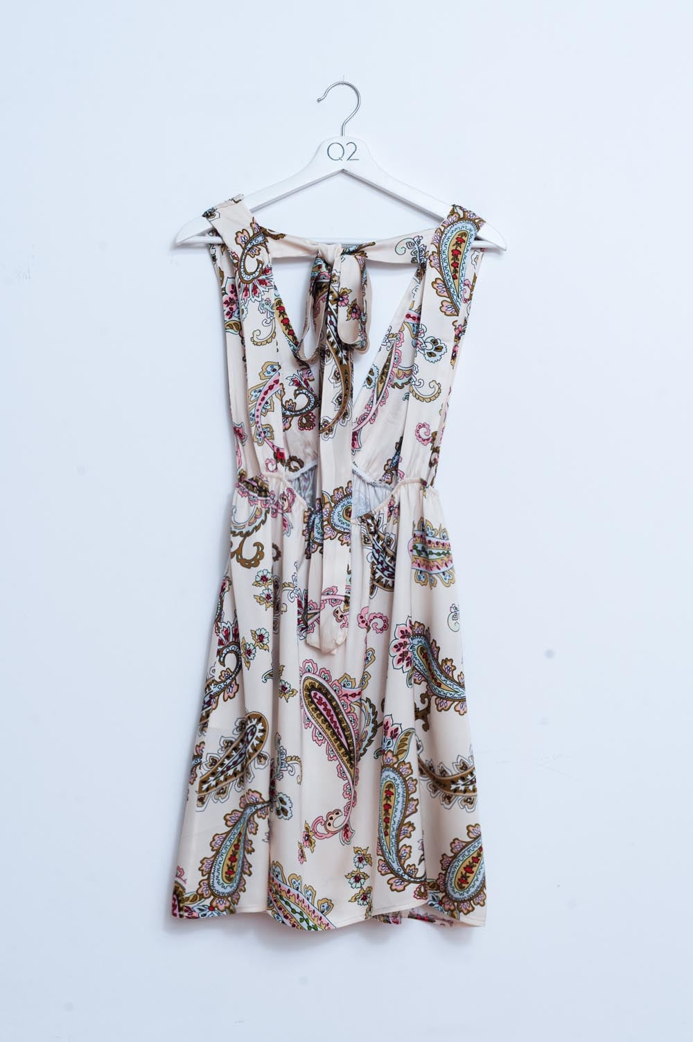 Vestido veraniego corto con estampado estilo cachemir