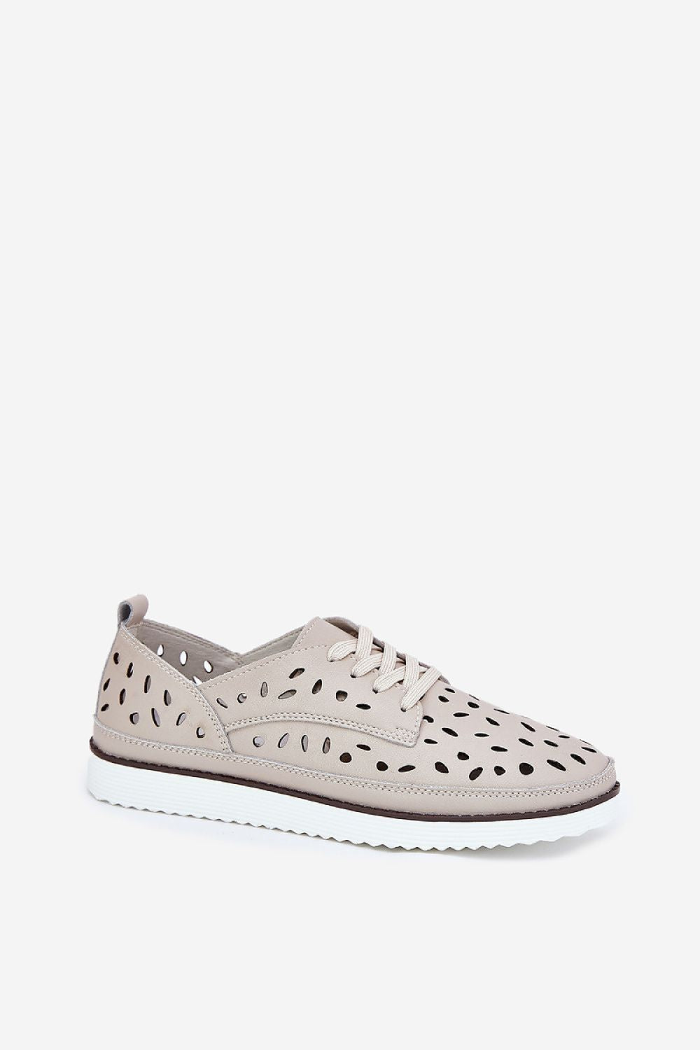  Zapatillas beis en perfil lateral, plataforma y detalle