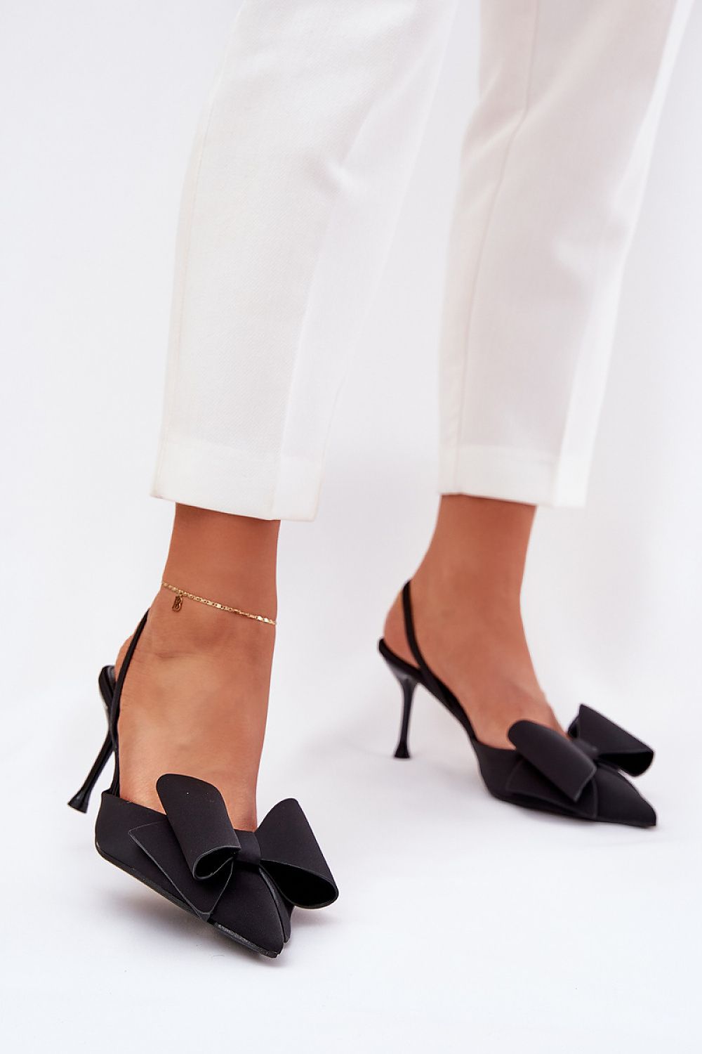 Tacones negros clásicos con lazo frontal – Ivoluxt